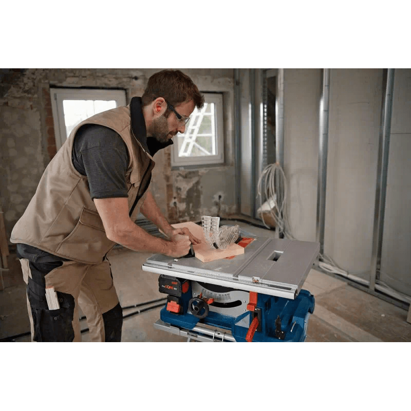 Bosch GTS 18V-216 Brushless Cordless Table Saw 8-1/2 Bosch GTS 18V-216 Brushless Cordless Table Saw 8-1/2